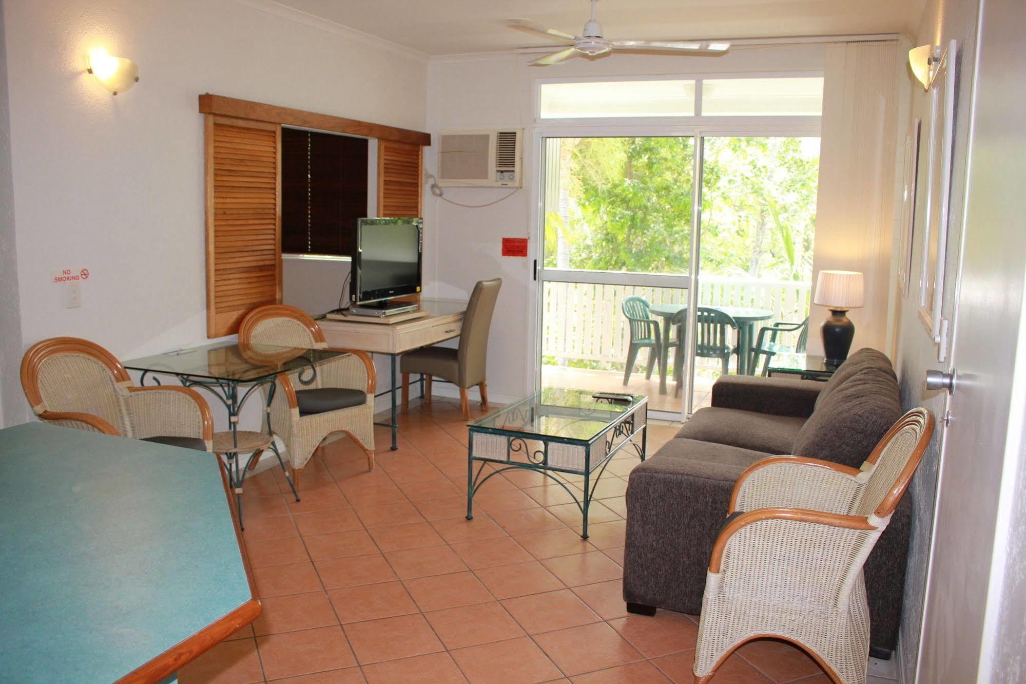 Seascape Holidays - Coral Apartments Port Douglas Exterior photo