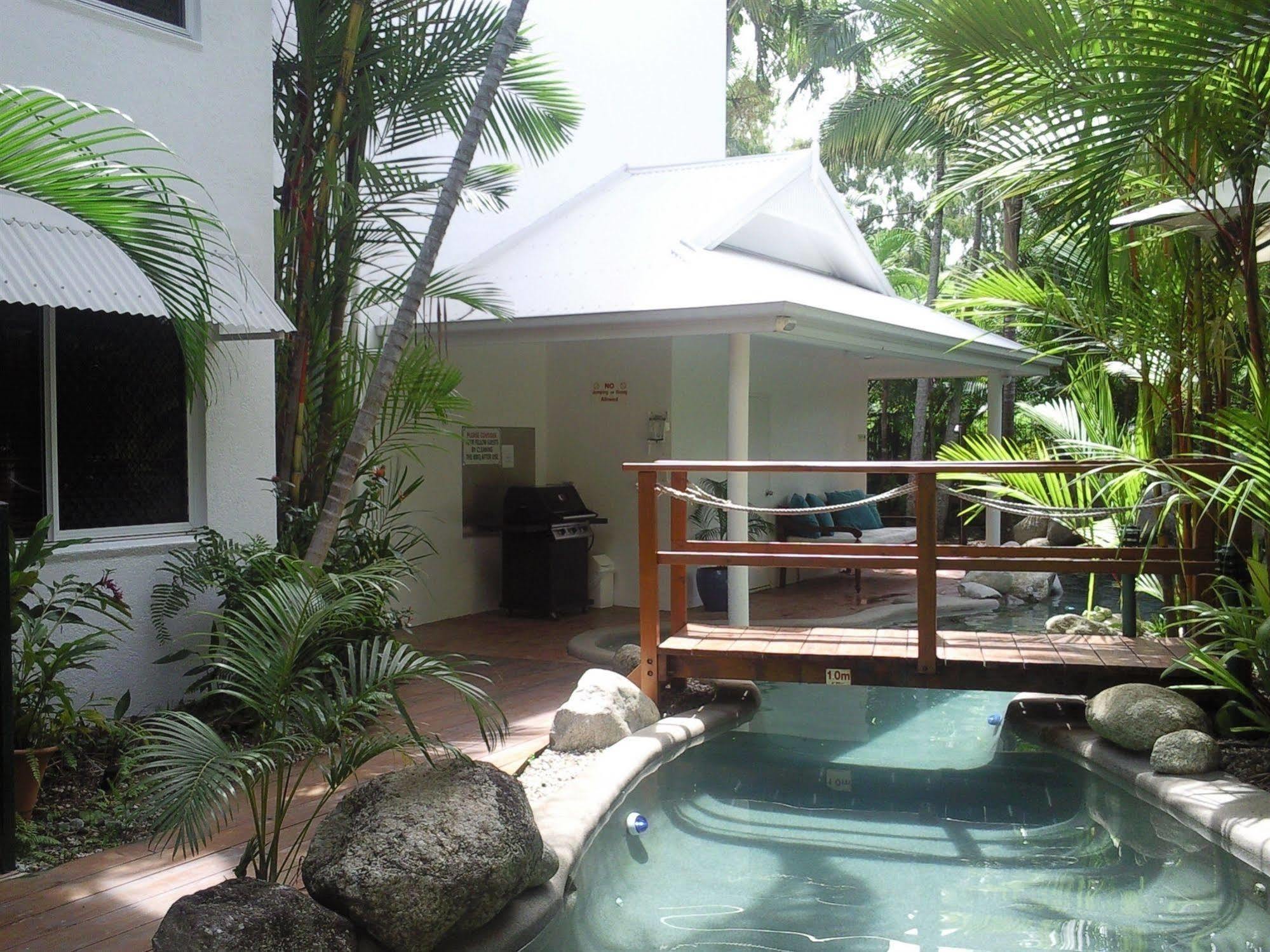 Seascape Holidays - Coral Apartments Port Douglas Exterior photo